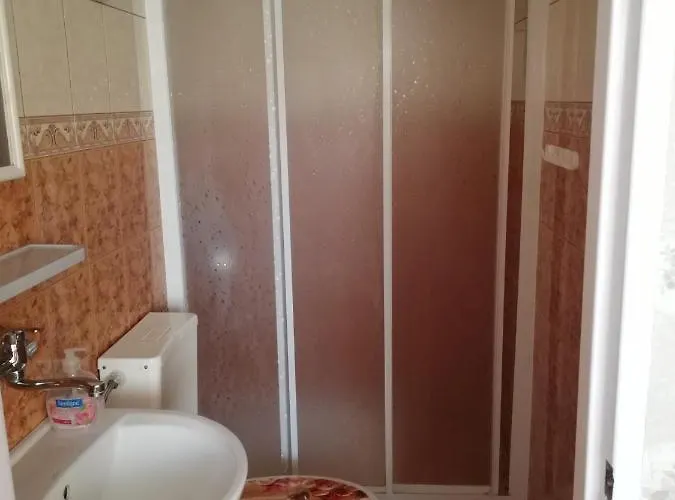 Gucio Homestay szállás *