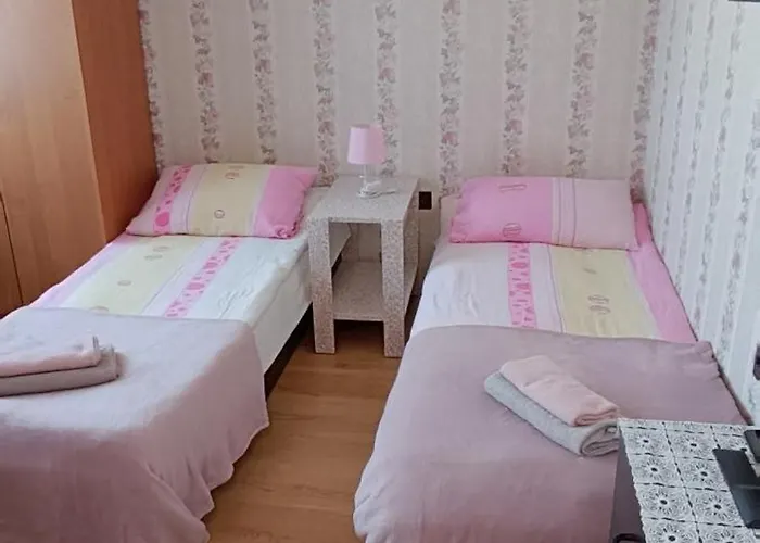 Gucio Homestay szállás *